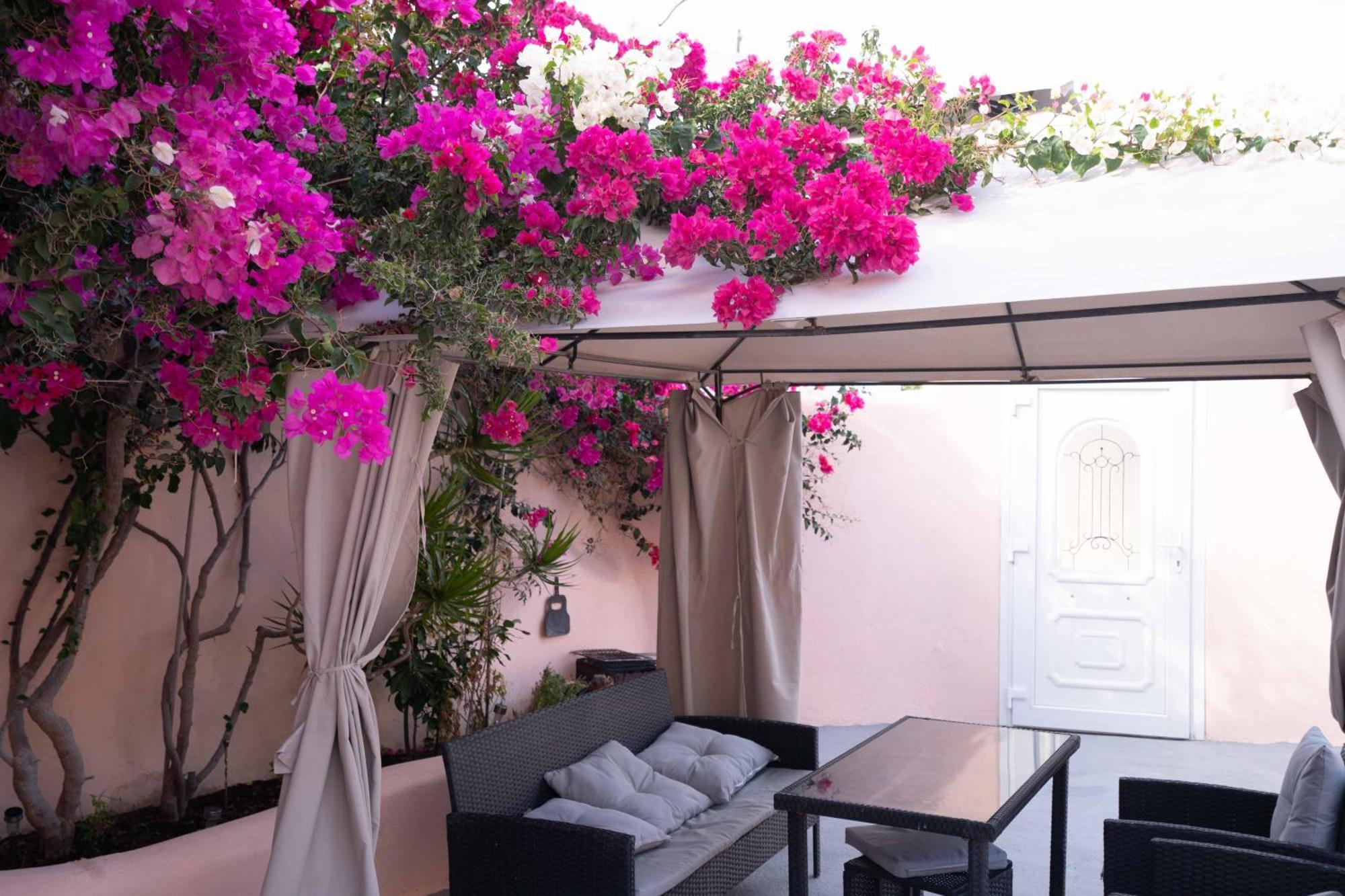 Santorini Oasis- Cave House Villa Фира Екстериор снимка