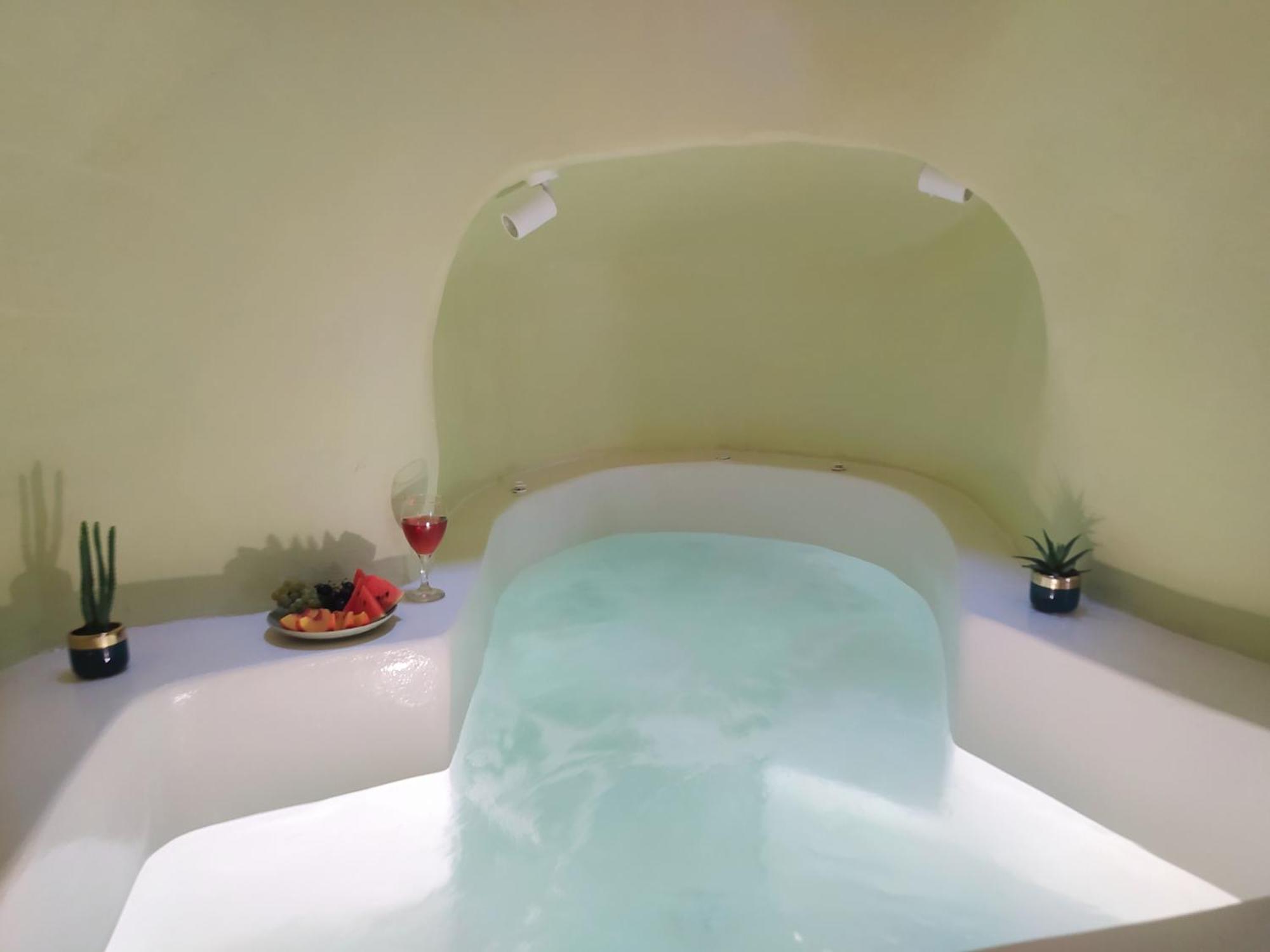 Santorini Oasis- Cave House Villa Фира Екстериор снимка