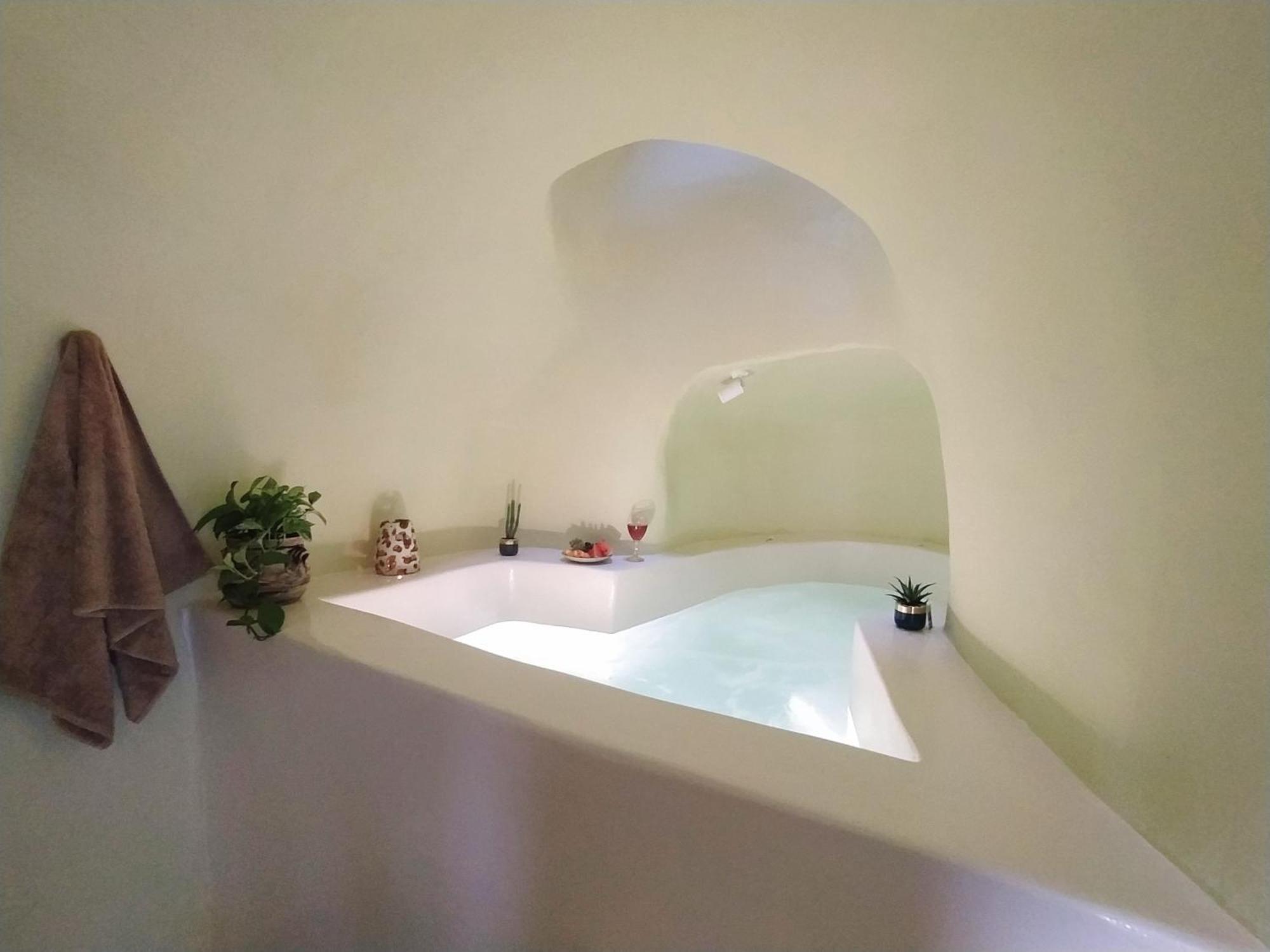 Santorini Oasis- Cave House Villa Фира Екстериор снимка