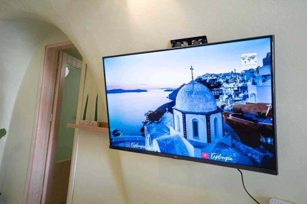 Santorini Oasis- Cave House Villa Фира Екстериор снимка