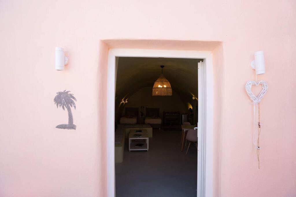 Santorini Oasis- Cave House Villa Фира Екстериор снимка