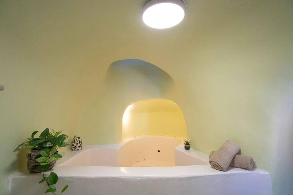 Santorini Oasis- Cave House Villa Фира Екстериор снимка